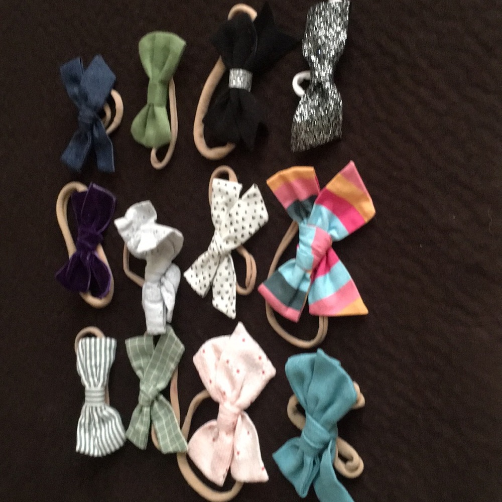12 bows